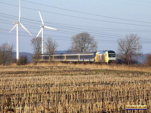 Diesellokomotive der Baureihe 253 auf der Marschenbahn